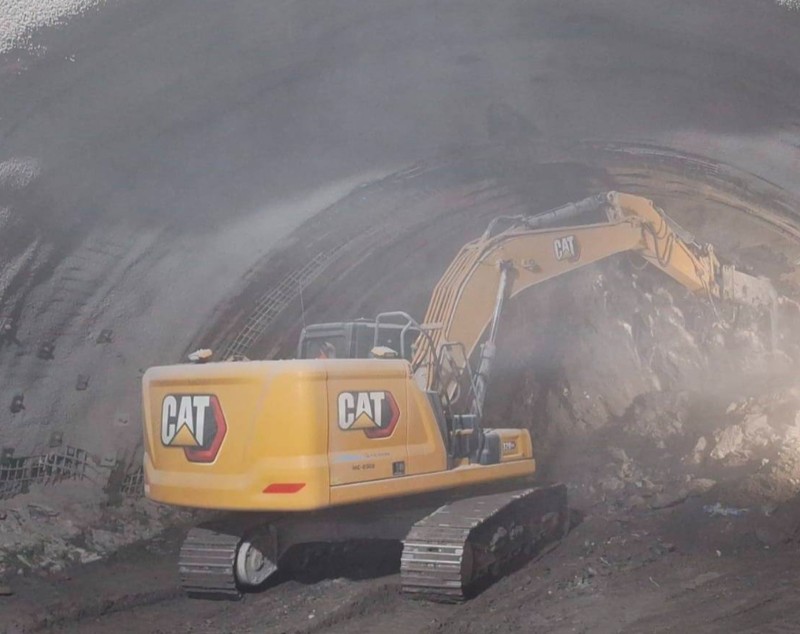 Autostrada A1 Sibiu - Pitești: imagini de pe șantier. „Tunelul Robești va vedea luminița după 7 luni de la debutul lucrărilor”
