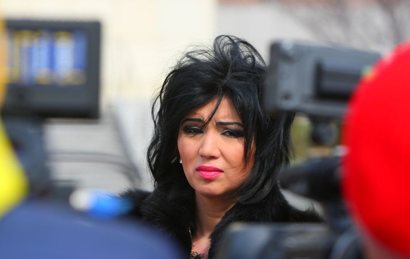 Adriana Bahmuţeanu, înlocuită la EMISIUNEA "Necenzurat"! Vezi ce vedetă îi ia locul