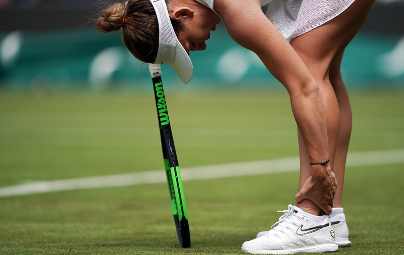 VIDEO / Ce nu s-a văzut în direct la meciul Simonei Halep. Românca era să-și rupă ligamentele în prima partidă de la Wimbledon