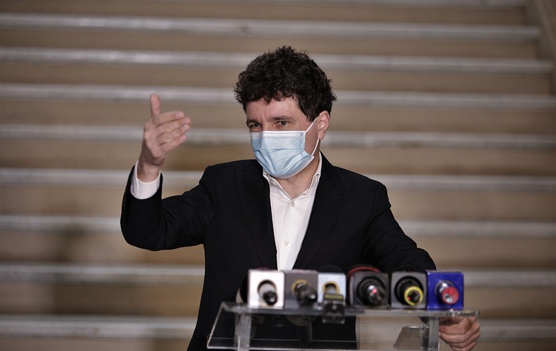 Nicuşor Dan: „Demisia sindicalistului Petrariu din Consiliul General e o încercare de a acoperi urmele şi implicarea şefei lui, Gabriela Firea, în greva ilegală de la STB”