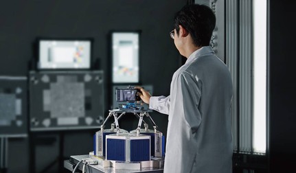 Laborator de testare a camerelor foto instalate pe smartphone-uri Honor.