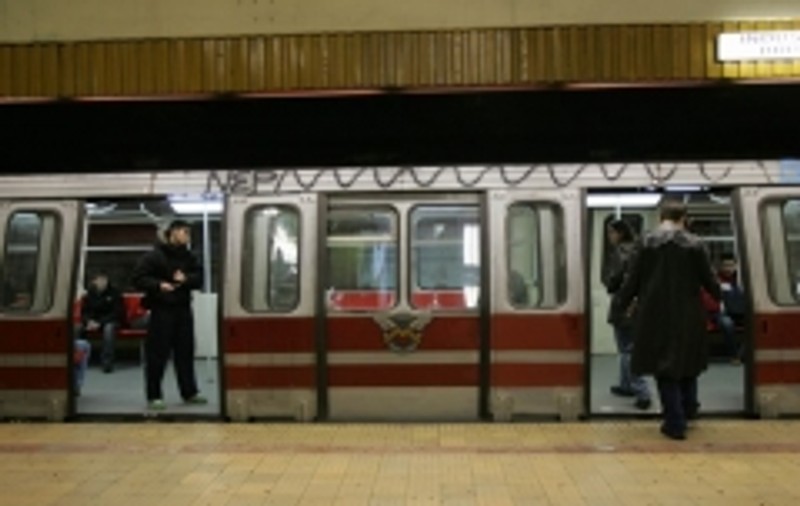 Greva de la metrou va continua şi mâine
