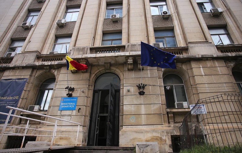 Patru angajați din Ministerul Sănătății, trimiși în judecată pentru fraudarea unui concurs de angajare