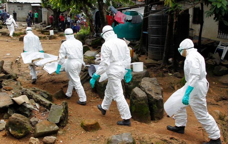 UN NOU BILANŢ al NUMĂRULUI VICTIMELOR FĂCUTE DE VIRUSUL EBOLA: 3.865 de morţi