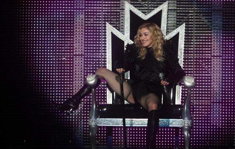Madonna vrea să cânte cu Adele