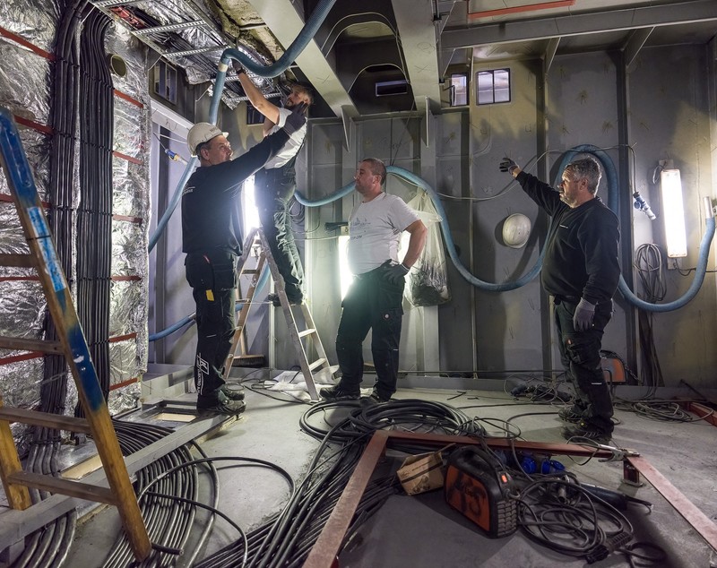 REPORTAJ. 1 Decembrie cu diaspora românească din Danemarca. 80 de electricieni români lucrează într-un șantier naval din Skagen: „Oamenii de sus nu sunt pregătiți, sunt zero. Din cauza sistemului, nu avem nimic în țară”