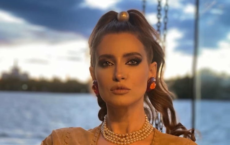 Iulia Albu a scăpat de problema căderii părului. Vedeta a spus la ce metode a apelat. „Nu m-am axat doar pe medicație”