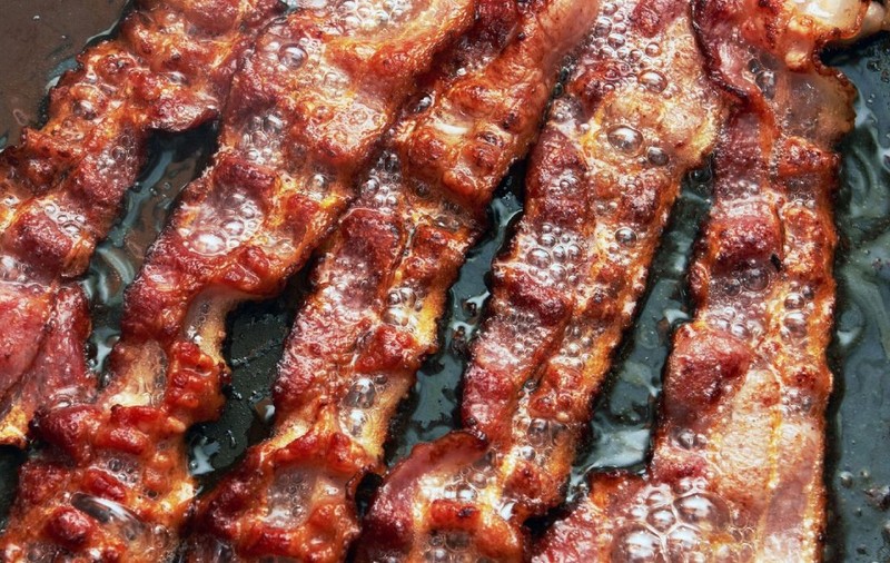 Șuncă și bacon pline de chimicale care pot cauza cancerul, depistate în Anglia. Ce sunt nitriții și nitrații folosiți pentru alimente