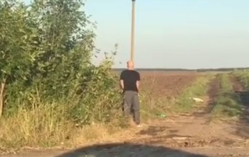 Mihai Bendeac, filmat în timp ce se uşurează în boscheţi | VIDEO