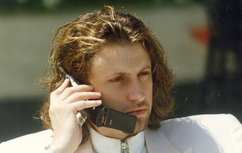 Botezatu şi evoluţia telefoanelor mobile: de la "cărămidă", la Vertu | FOTO de COLECŢIE