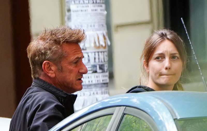 Actrița Leila George, soția lui Sean Penn, cere divorțul, după un an de la căsătorie