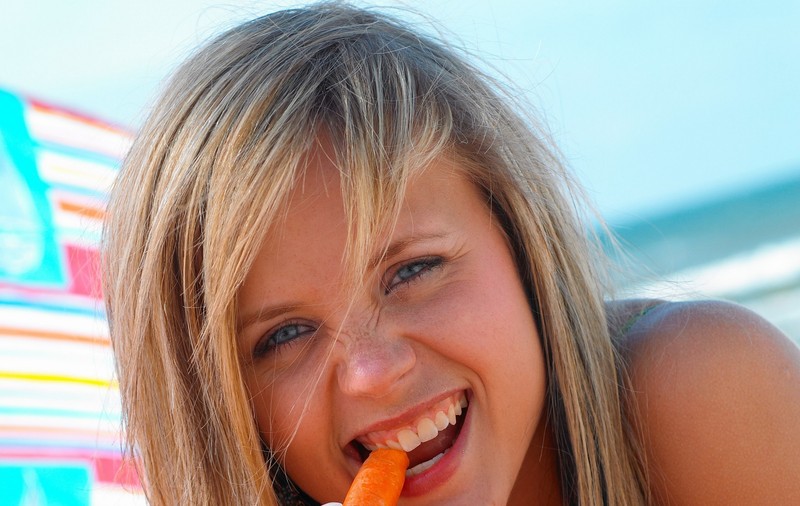 Minighid în ”epoca bronzului”: metode 100% naturale care te ajută să nu te arzi