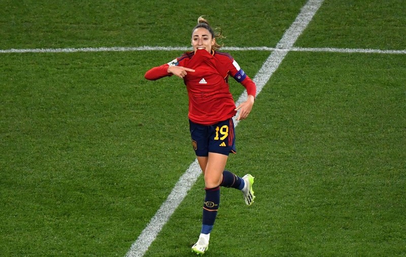 Olga Carmona a aflat, după finala Cupei Mondiale de fotbal feminin unde a marcat golul victoriei, că tatăl ei a murit