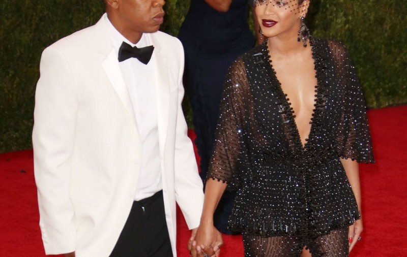 Ca o LEOAICĂ! BEYONCE, la un pas să-l AGRESEZE pe 50 CENT de dragul SOŢULUI EI!
