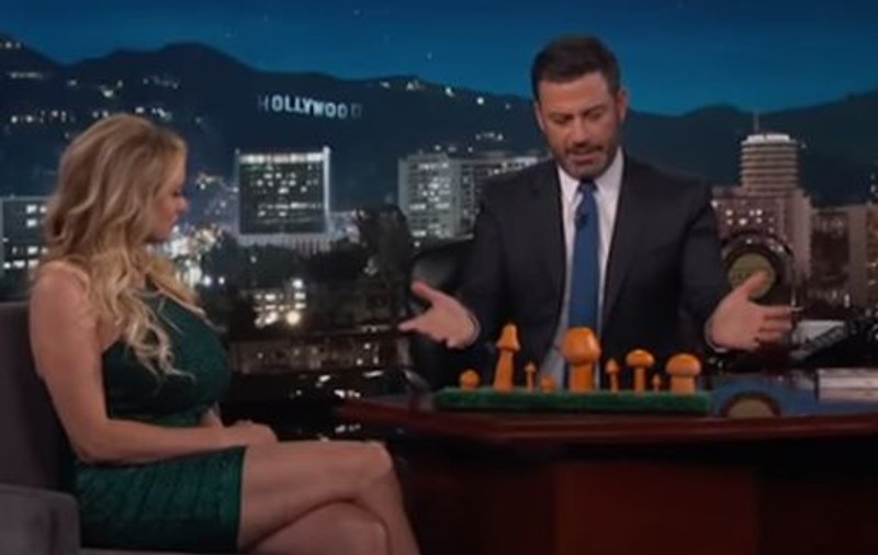 VIDEO | Stormy Daniels, detalii picante despre aventura cu Donald Trump: "Am stat întinsă și m-am rugat să mor"