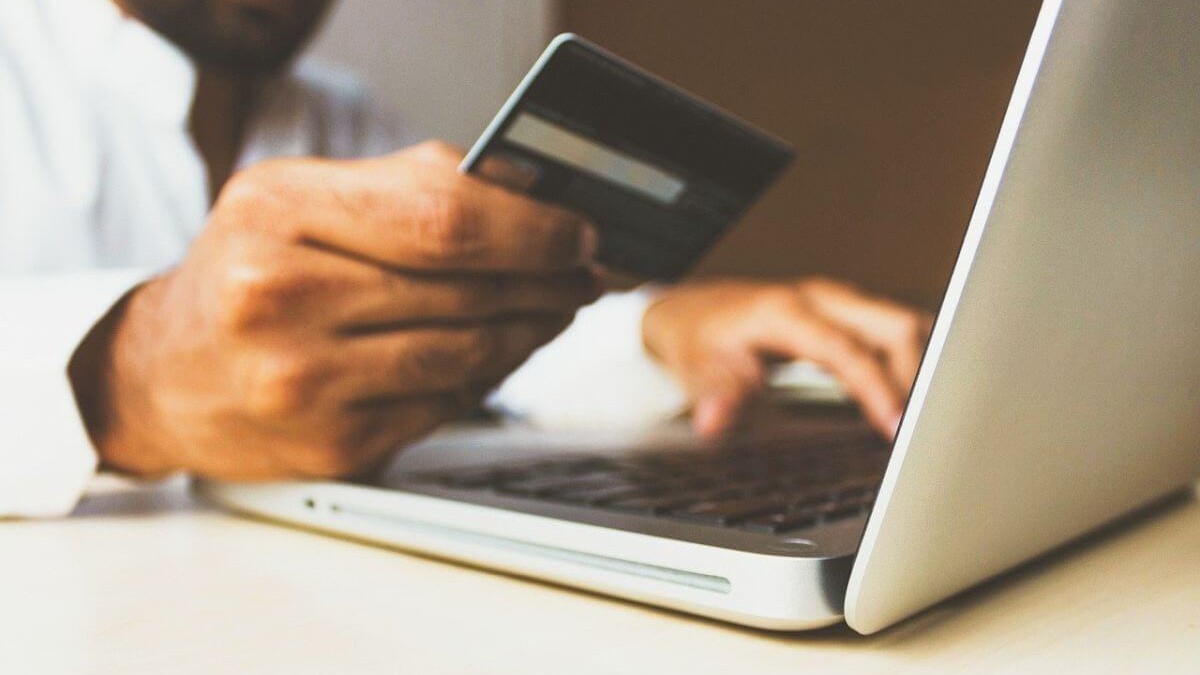 Codul CVV al cardului bancar pentru cumpărături online (Foto: Pixabay)