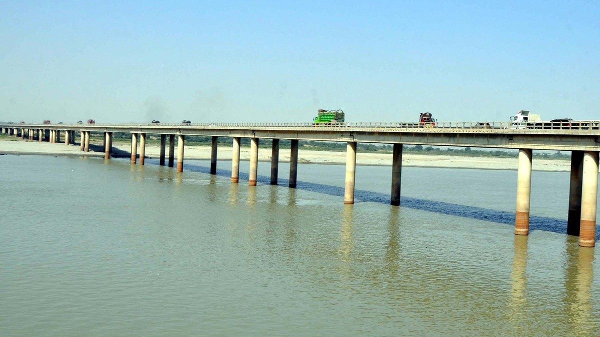 podul de peste râul indus din pakistan