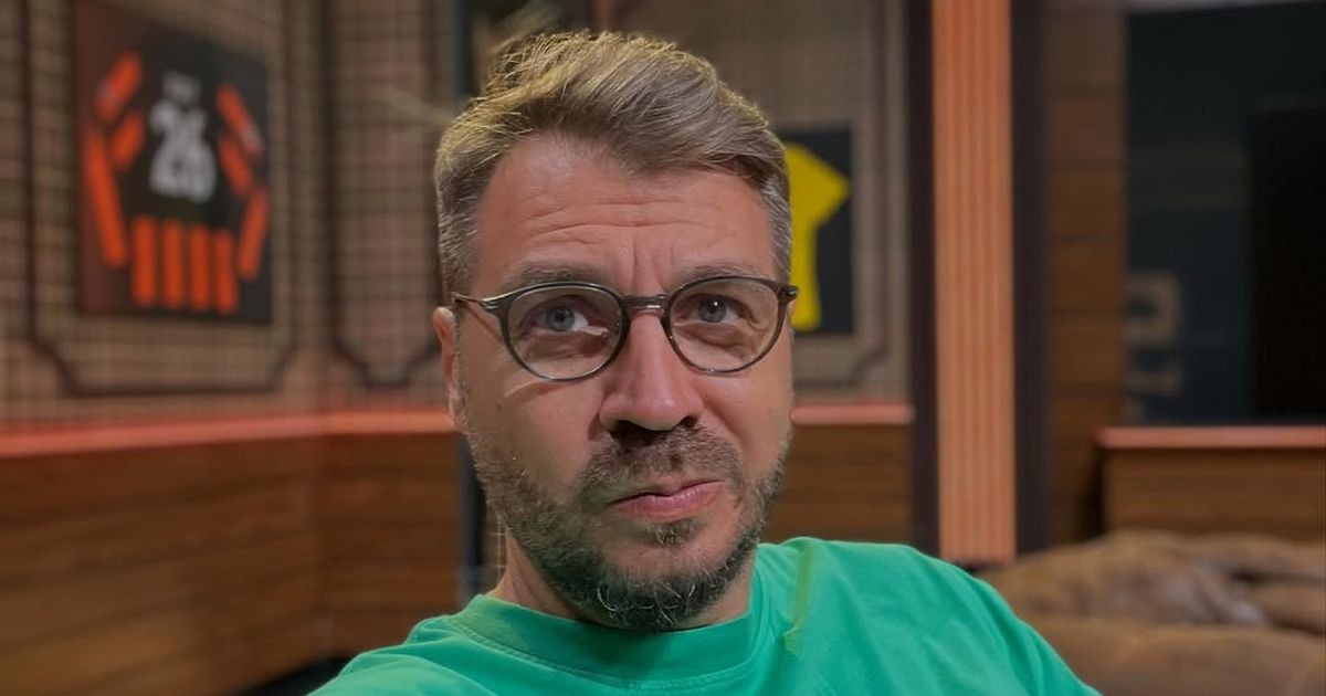 Costin Ștucan în studioul emisiunii „Fața la joc”, difuzată de PRO TV și VOYO