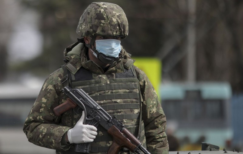 Medicii de la Suceava, deja în conflict cu Armata. Soluția militarizării spitalelor, eșecul democrației noastre