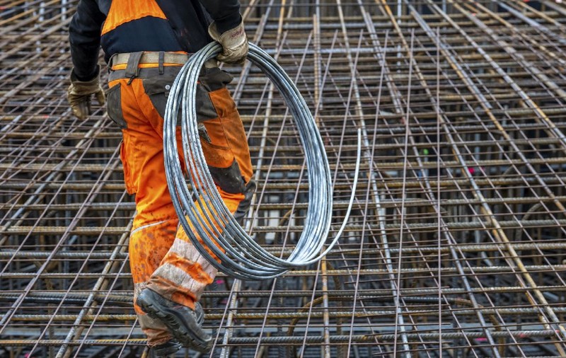 Un constructor român a luat 40.000 de euro și nu s-a mai dus la lucrare, în Belgia. A fost condamnat la închisoare cu executare