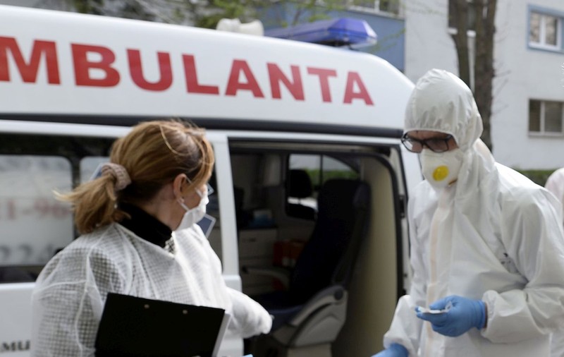 Bilanț COVID: Aproape 1.500 de cazuri noi și 37 de decese. Numărul pacienților de la ATI, în creștere