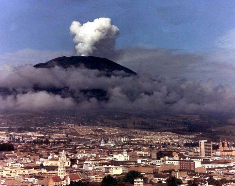 Vulcanul cu un lac de lavă de 396.240 de metri pătrați. Pericol uriaș pentru orașele din apropierea zonelor de erupție