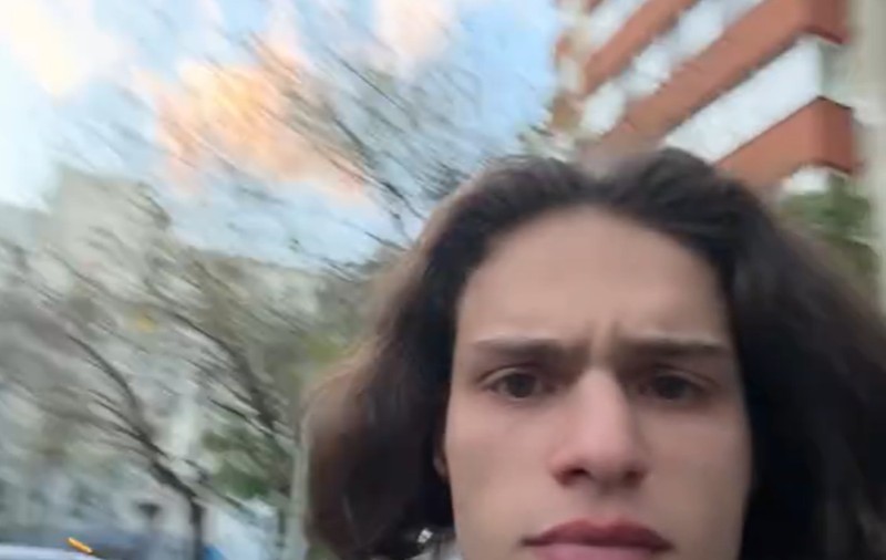 Un apropiat al lui Vlad Pascu, care fusese filmat în timpul unei crize de dealerul său, a fost găsit mort în casă | VIDEO