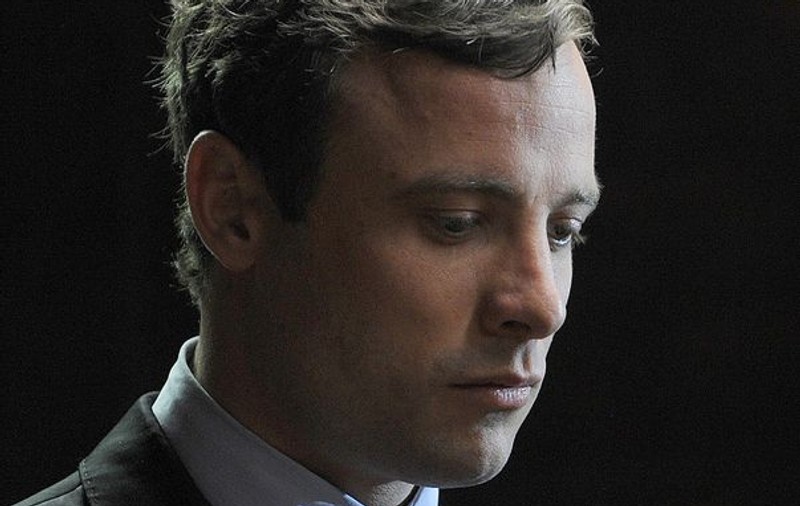 Oscar Pistorius vrea să LE DEA BANI părinţilor Reevei Steenkamp