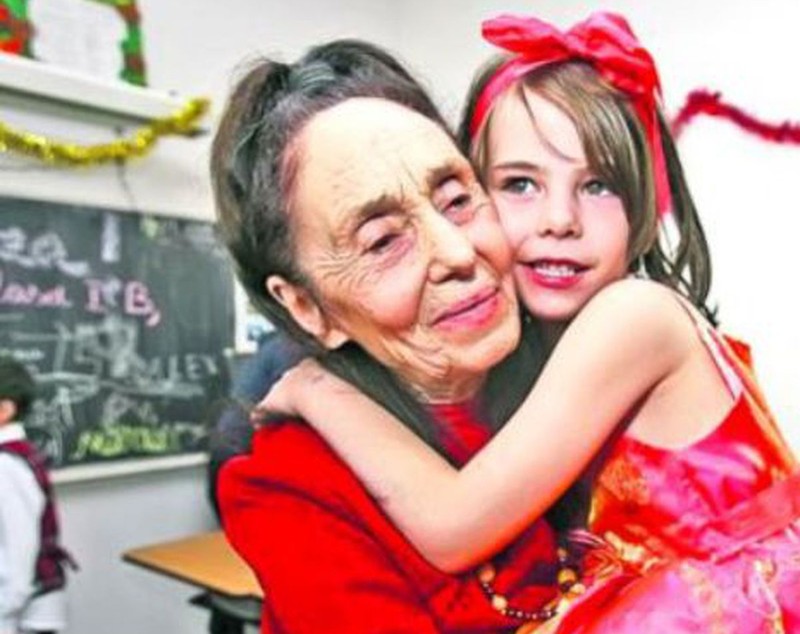 Ce spune Adriana Iliescu despre fiica ei, care e studentă la două facultăți: „Și-a mai mutat niște ore, le-a cerut voie profesorilor”. Cum se descurcă cu banii