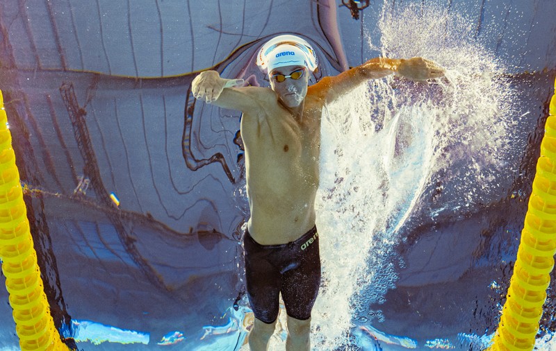 Cand înoată David Popovici în finala de 200 de metri liber de la Campionatele Mondiale de natație din Singapore. Cine transmite cursa