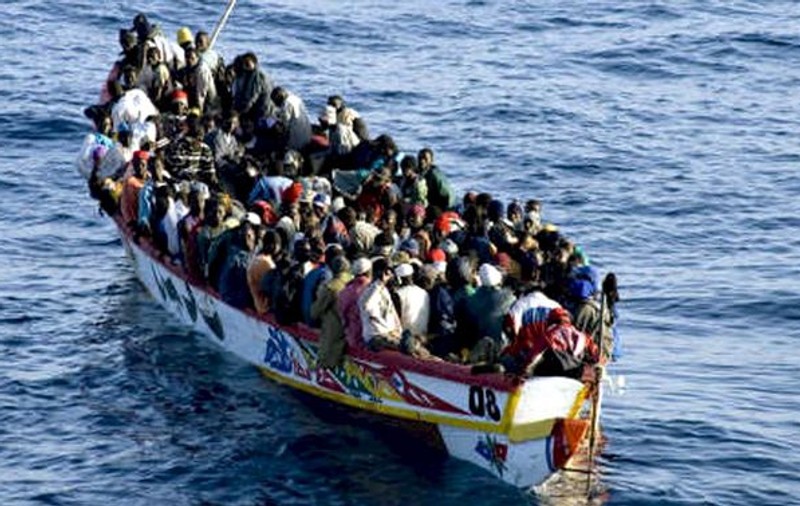 Zeci de imigranţi dispăruţi după scufundarea unei ambarcaţiuni în Atlantic