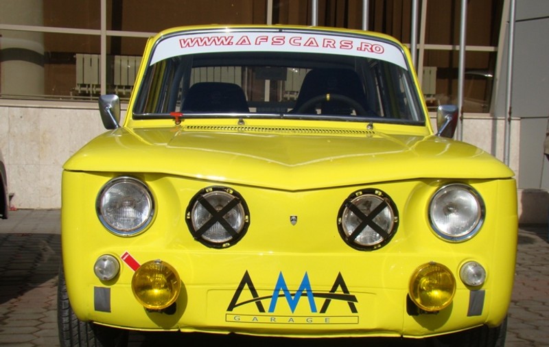 Maşini de epocă expuse în Capitală