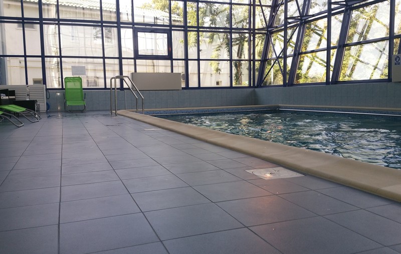 Un bărbat din Vaslui care se înecase în piscină a înviat după 30 de minute