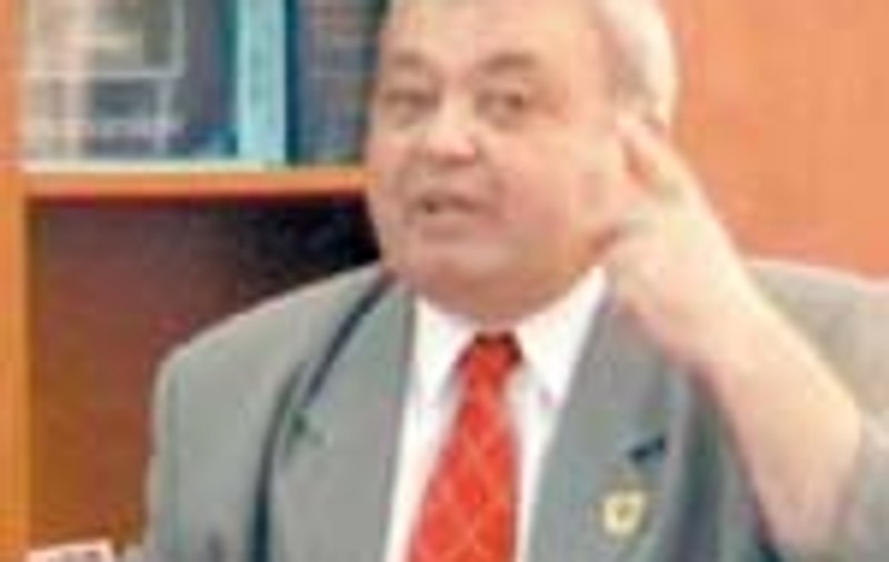 Primar somat sa intre in concediu