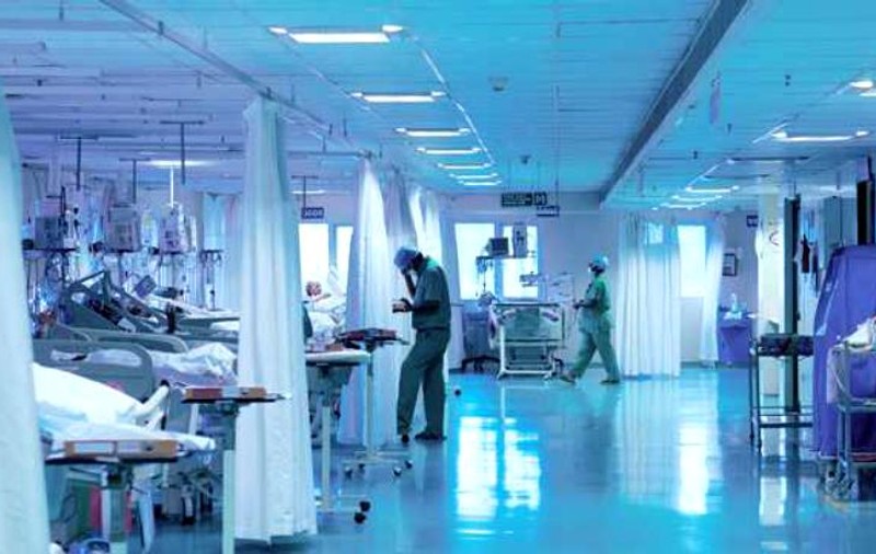 Fetiţa din Botoșani care a ajuns la spital cântărind doar 6 kilograme la 12 ani a murit. Poliția a declanșat o anchetă