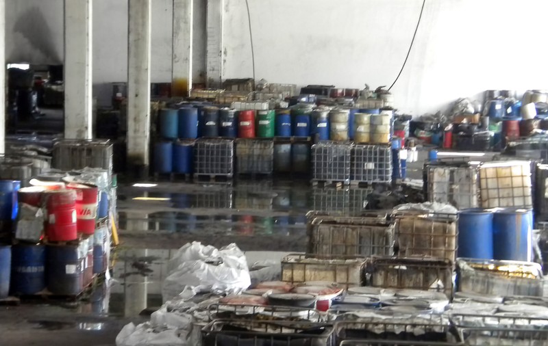 Dosar penal pentru depozitul cu 1.600 de tone de deșeuri periculoase de la Câmpulung Muscel