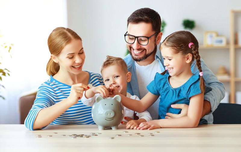 Responsabilitate financiară pentru copii: Ghidul 2024