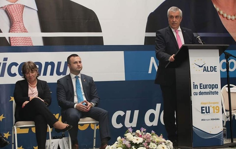 Scandal în ALDE. Atac la Tăriceanu: "Deciziile din ultima perioadă, luate de 4-5 persoane, sunt total greşite!". Se cere demisia lui Chiţoiu