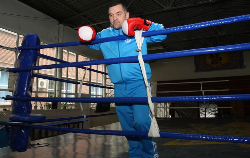 Leonard Doroftei se ”bate” cu coronavirusul în Canada: ”De când s-a închis totul am făcut 10 flotări, în total!”