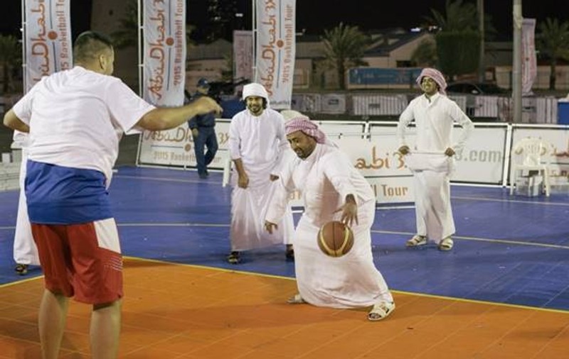 Și șeicii joacă baschet! Angel Santana, campion european cu România la 3x3, a făcut spectacol la turneul din Emirate!