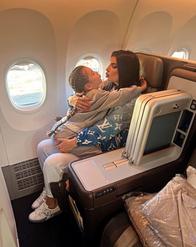 Andreea Tonciu a plecat din România, înainte să participe la „Survivor All Stars”. Unde se relaxează cu familia