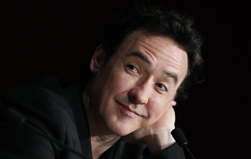Actorul John Cusack, atacat de poliţişti în timp ce filma protestele din Chicago