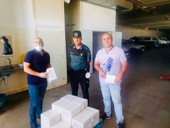 Autoritățile spaniole dau o mână de ajutor la distribuirea mâncării
