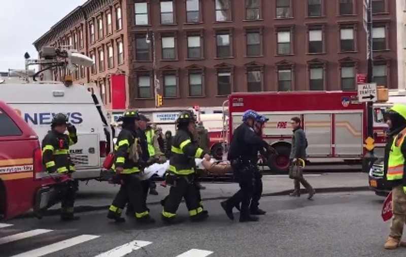 Accident de tren în New York. Cel puțin 76 de oameni au fost răniți