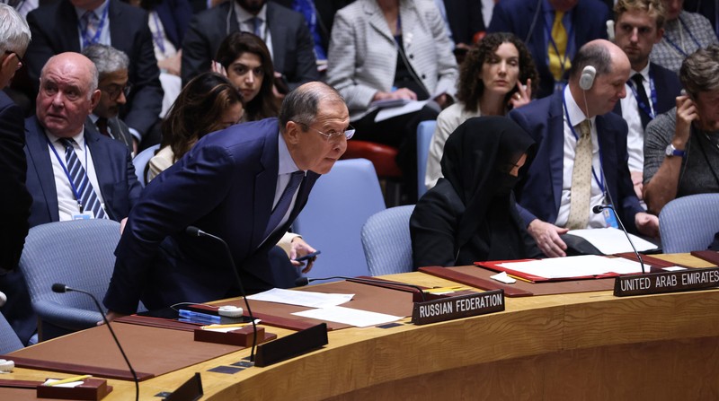 Ministrul rus de externe Serghei Lavrov sosește pentru a lua cuvântul, în timpul unei reuniuni la nivel înalt a Consiliului de Securitate al Națiunilor Unite, despre conflictul în curs de desfășurare din Ucraina, în marja dezbaterii generale a Adunării Generale a ONU. New York, SUA, 22 septembrie 2022 | Foto: EPA