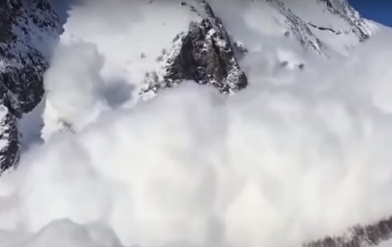 Avertisment de la meteorologi: Risc însemnat de avalanşă în Munţii Rodnei