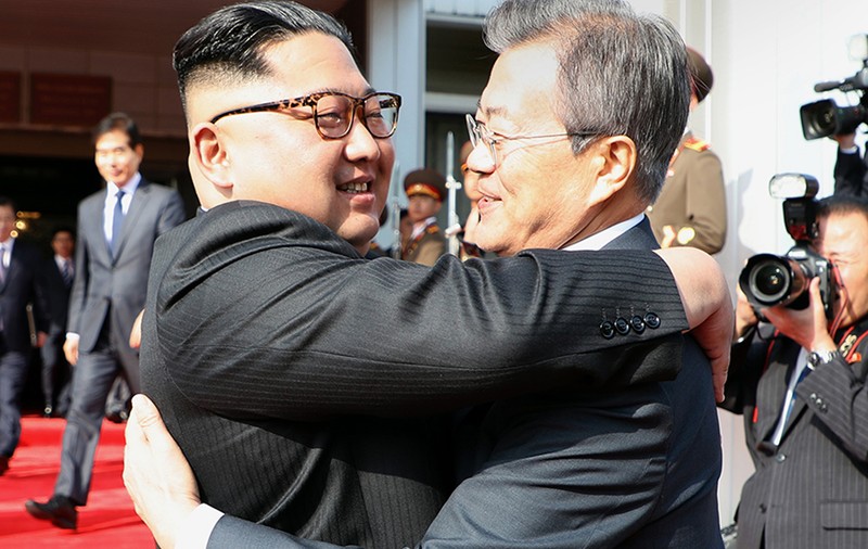 Întâlnire surpriză între Kim Jong-un și Moon Jae-in la granița dintre cele două Corei