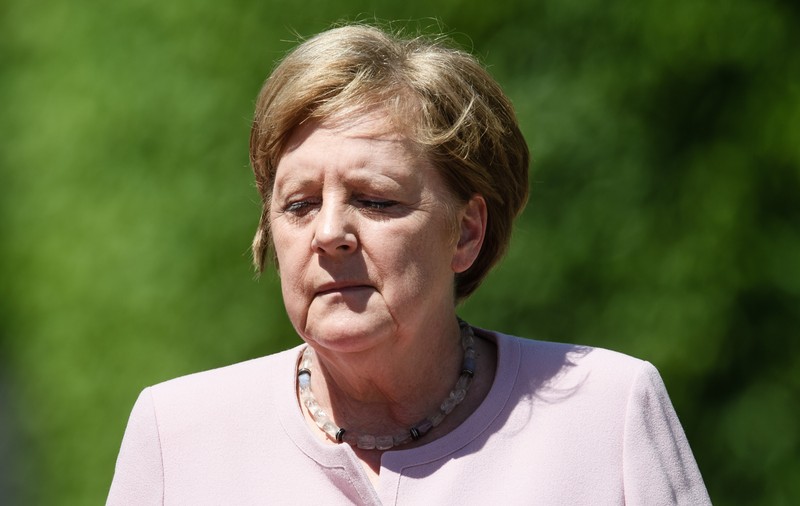 Angela Merkel merge să discute cu Putin despre criza din Orientul Mijlociu