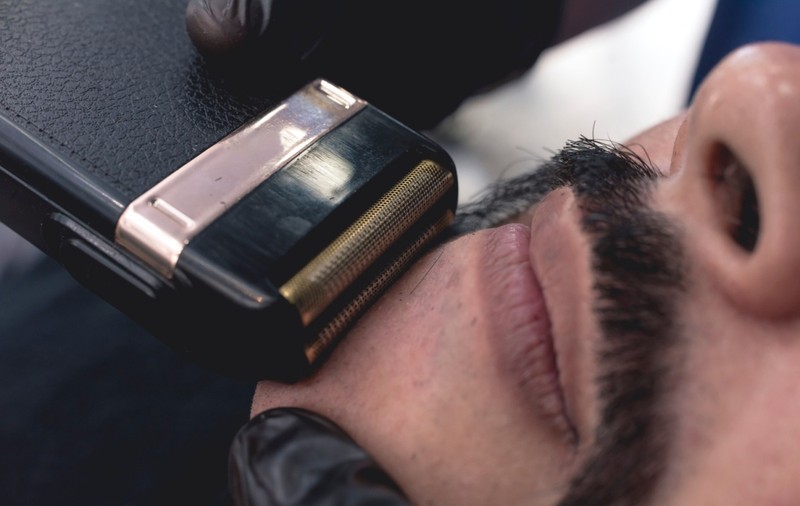5 factori de care să ții cont atunci când alegi un aparat de ras barba