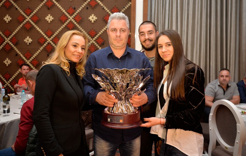Fata mea este model! La 18 ani, Sarah, fiica lui Marius Șumudică, prezintă pentru mari designeri